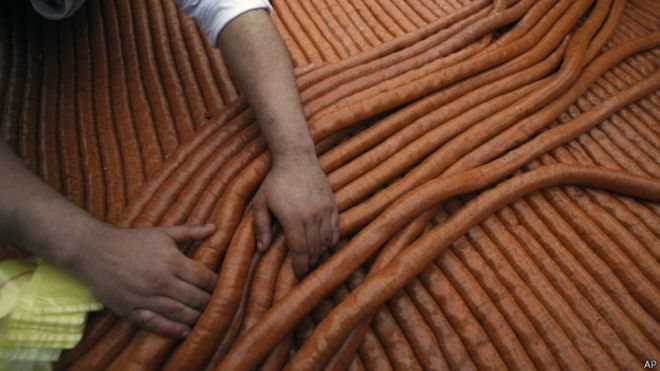 В Сербии изготовили колбасу рекордной длины