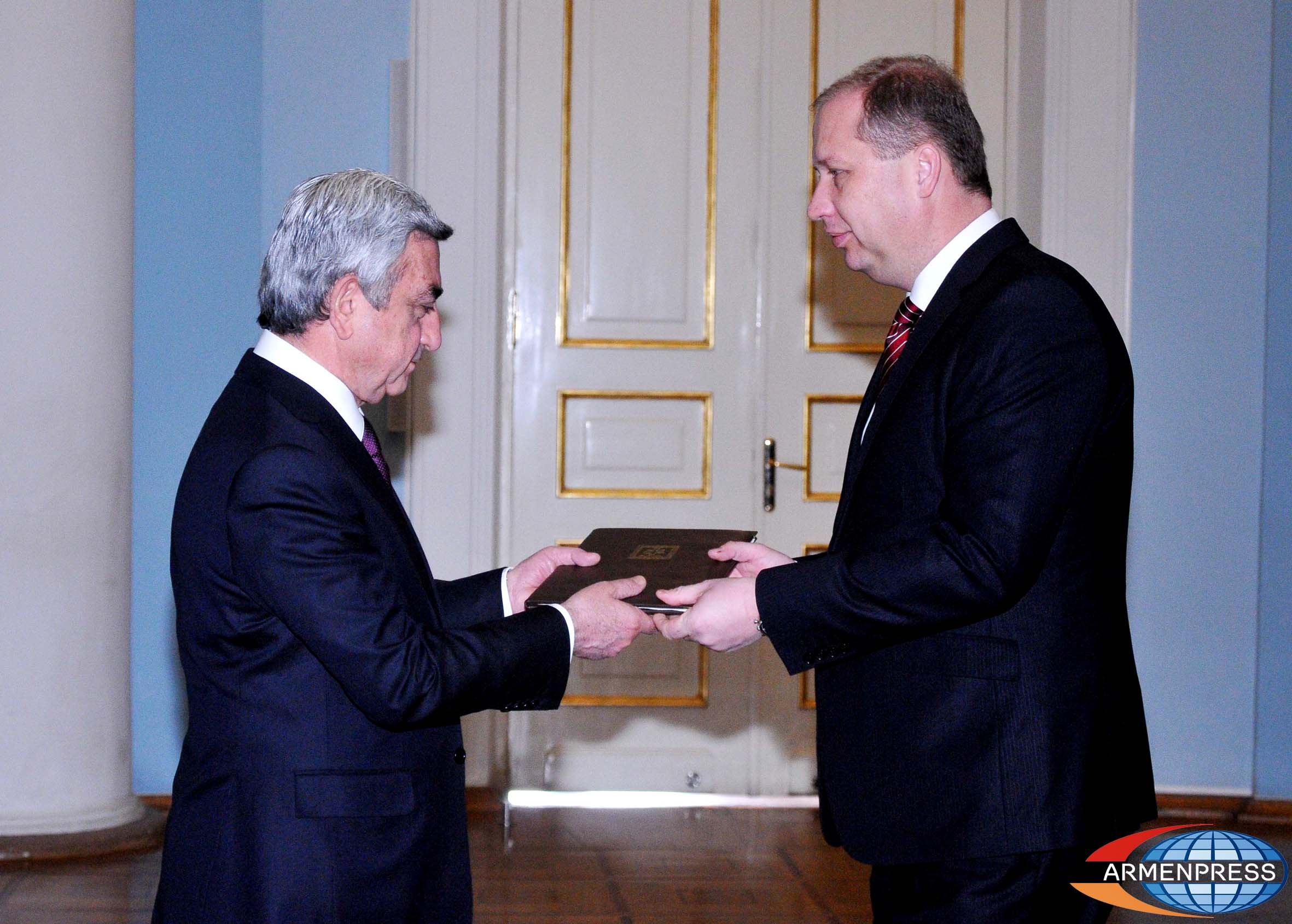Slovak Ambassador hands his credentials over to Armenia's President
