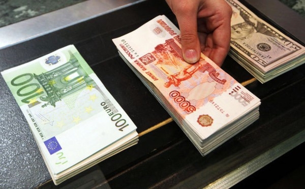 Доллар и рубль подорожали
