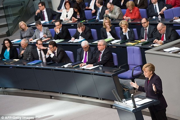 Германия приняла закон о предоставлении 30% мест в советах директоров компаний 
женщинам