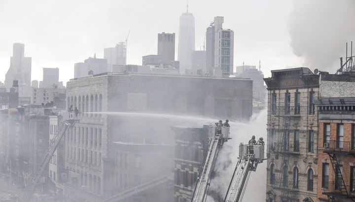 Из-за взрыва газа в Нью-Йорке обрушились три дома