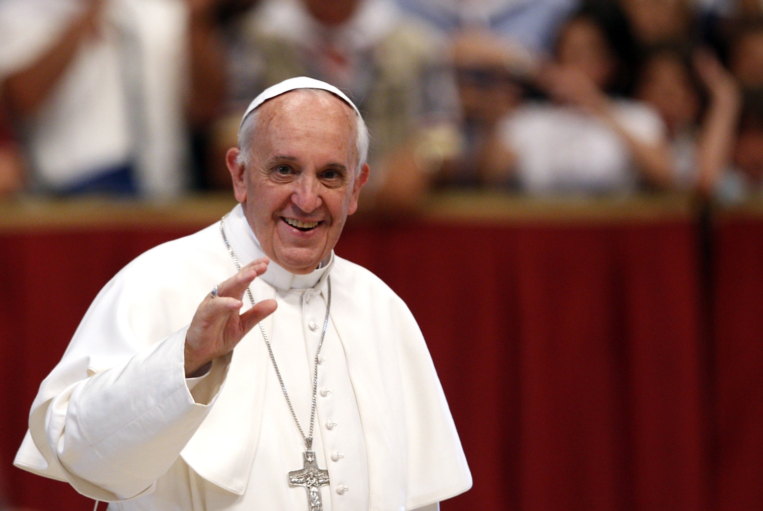 Папа Франциск неожиданно встретился с бездомными, посетившими Ватикан