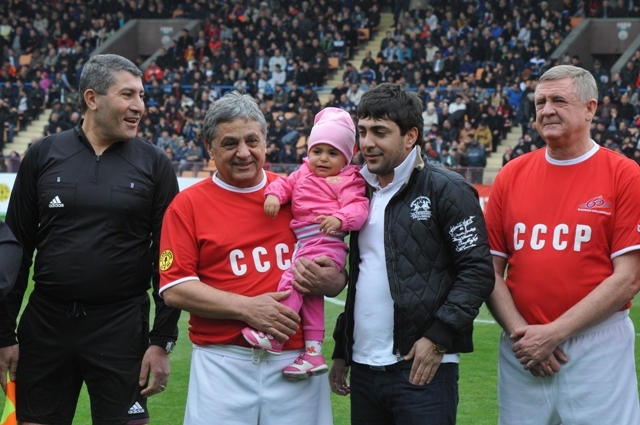 Матч в честь  60-летия Хорена Ованесяна стал настоящим праздником для болельщиков
