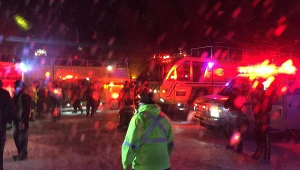 При жесткой посадке самолета в Канаде пострадали 25 пассажиров