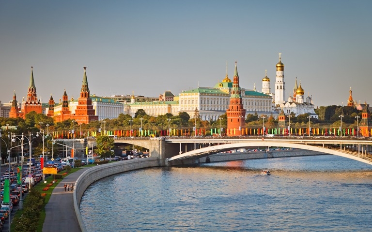 Опрос: россияне считают самой острой проблемой страны экономику