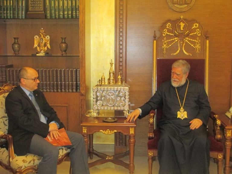 Catholicos Aram I and Cypriot Ambassador to Lebanon discuss Armenian Genocide 
Centennial commemoration events
