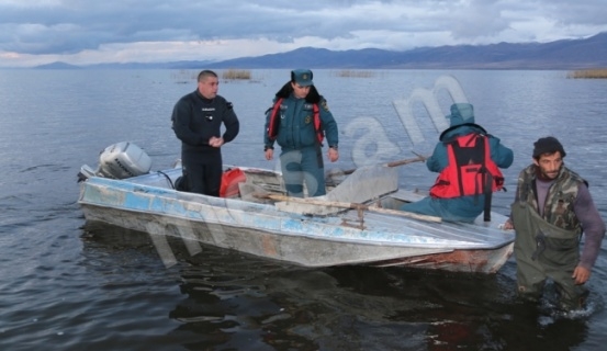 В Гегаркунике ветер отогнал лодку от берега: Спасатели ищут рыбаков