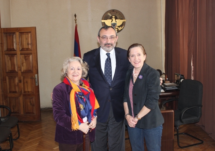 NKR Minister of Foreign Affairs receives author of novel “The Lark Farm” Antonia Arslan

