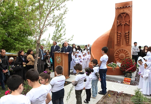 Галуст Саакян принял участие в открытии памятника, посвященного 100-летию 
Геноцида армян