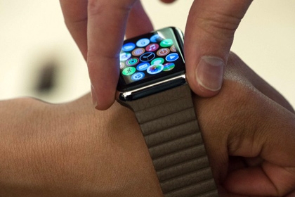 Առաջին գնորդներն սկսել են ստանալ Apple Watch խելացի ժամացույցը