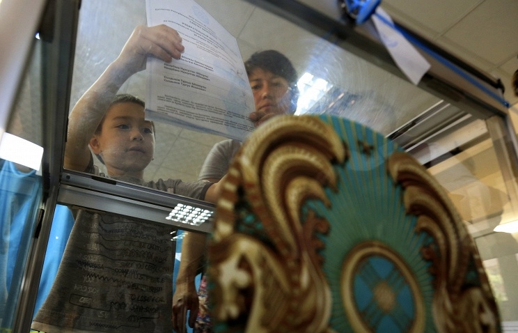 Казахстанцы активно голосуют на выборах президента, явка в 4 областях превысила 
50%