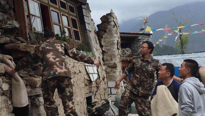Число жертв землетрясения в Непале превысило 4100 человек