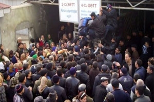 Protest on Azerbaijan-Iran border, over 1,000 Azerbaijanis can’t cross border to Iran
