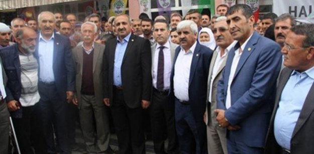 Թուրքիայում իշխող ԱԶԿ-ի Վարթո գավառի կառույցի անդամները մտել են 
քրդական ԺԴԿ