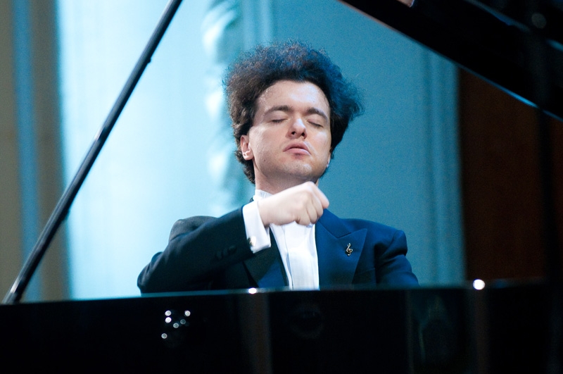 Evgeny Kissin honors Armenian Genocide victims from Carnegie Hall stage