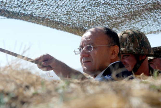 Министр обороны Армении посетил нахичеванский участок армяно-
азербайджанской границы
