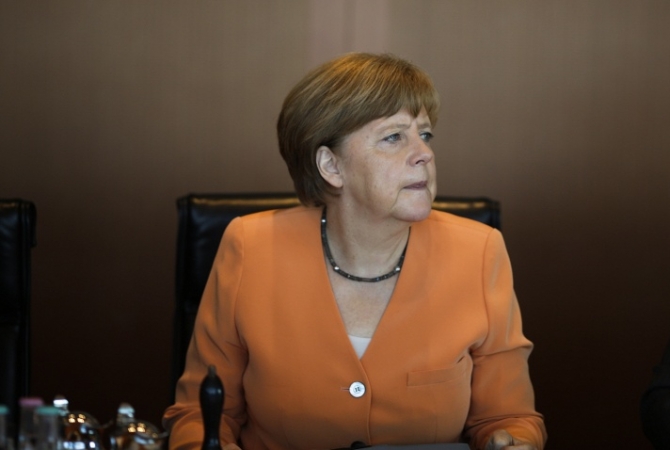 Меркель: до референдума не может быть переговоров о помощи Афинам