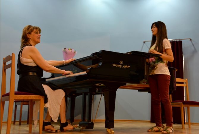 Հայտնի օպերային երգչուհի Լյուբով Կազարնովսկայան Արցախում վարպետության դասեր է տալիս