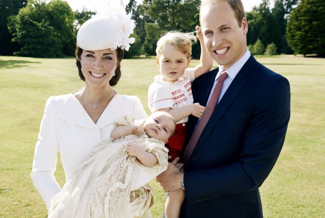  Британский принц Уильям и Кэтрин опубликовали фото с крестин дочери 