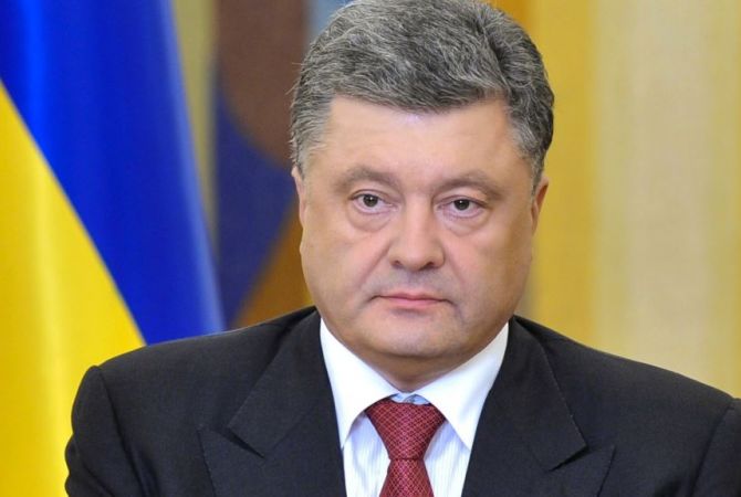 
Порошенко согласился закрепить в конституции статус Донбасса
