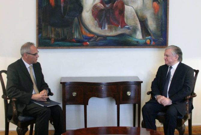 Newly-appointed German ambassador presents copies of his credentials to Armenian FM
