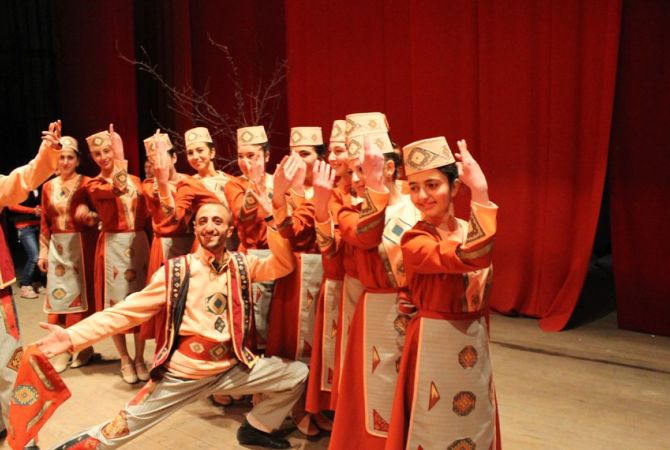 «Սեւան» ժողովրդական պարերի համույթը հայկական պարերը կներկայացնի  
Թբիլիսիում