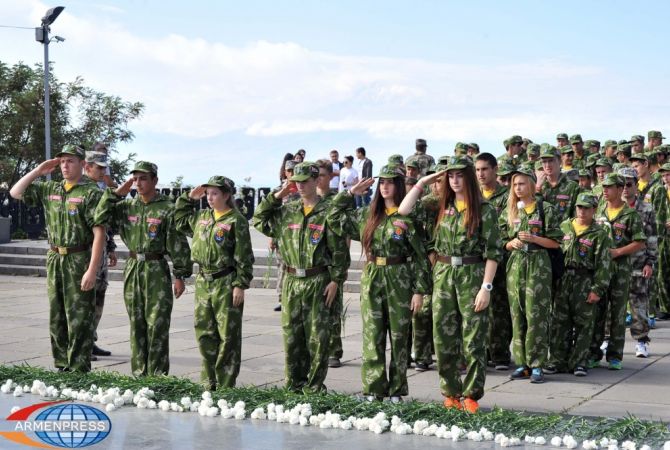 Participants of “Union 2015” pay tribute to victims of Great Patriotic War