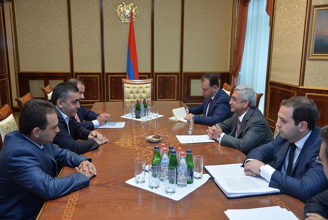 Serzh Sargsyan meets with members of ARF political party