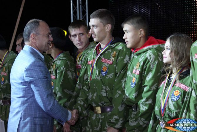 Достигнутые ценности должны быть переданы следующим поколениям: министр 
обороны Армении