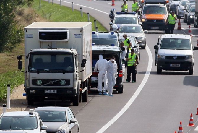 Австрийская полиция обнаружила в грузовике более 70 тел мигрантов