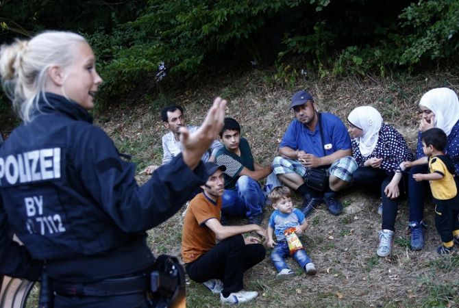 Меркель: мигранты, не имеющие права на статус беженца, должны вернуться на родину