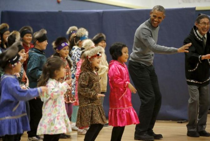 Բարաք Օբաման Ալյասկայում ժողովրդական պար Է կատարել տեղի դպրոցականների հետ 
