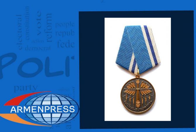 Указом  президента Армении АйкТевоян посмертно награжден медалью «За боевую 
службу»