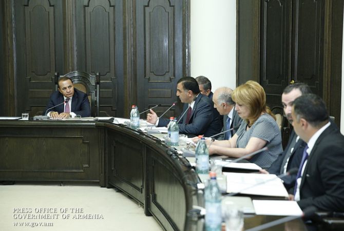  Началось обсуждение предварительного проекта госбюджета Армении на 2016 год 
