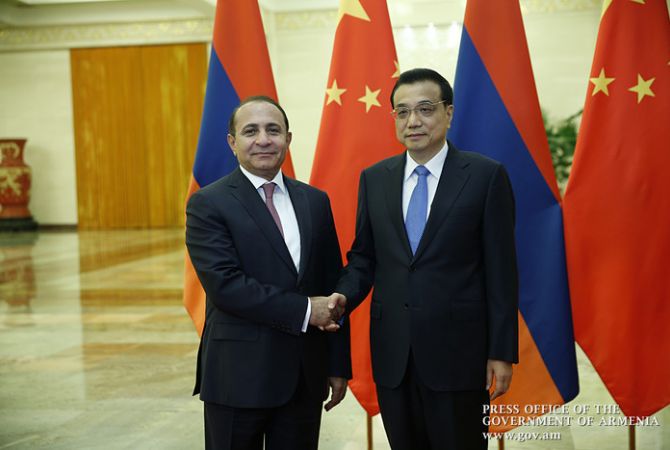 Премьер-министры Армении и Китая обсудили инвестиционные программы 
строительства железной дороги Иран-Армения