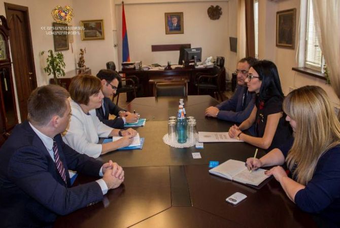 Arpine Hovhannisyan and Tanya Radochay discussed issue of improving protection of children’s 
rights