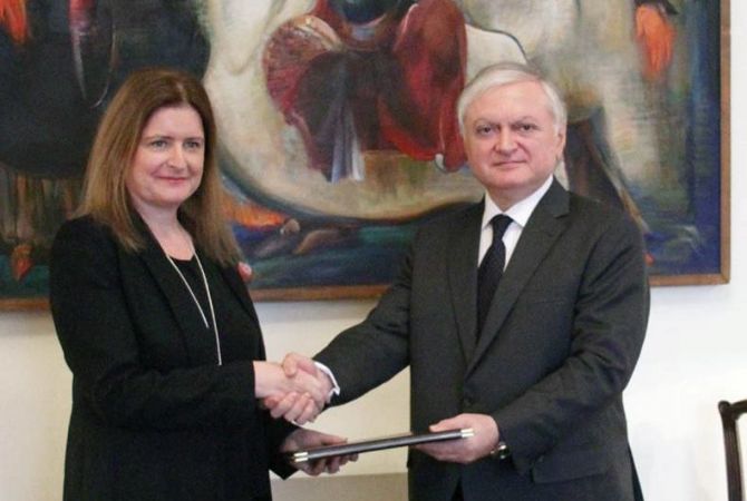 Новый посол Великобритании вручила копии верительных грамот министру 
иностранных дел Армении