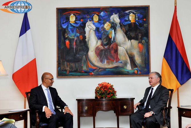 Французский министр считает необходимостью решение нагорно-карабахского 
конфликта по Мадридским принципам
