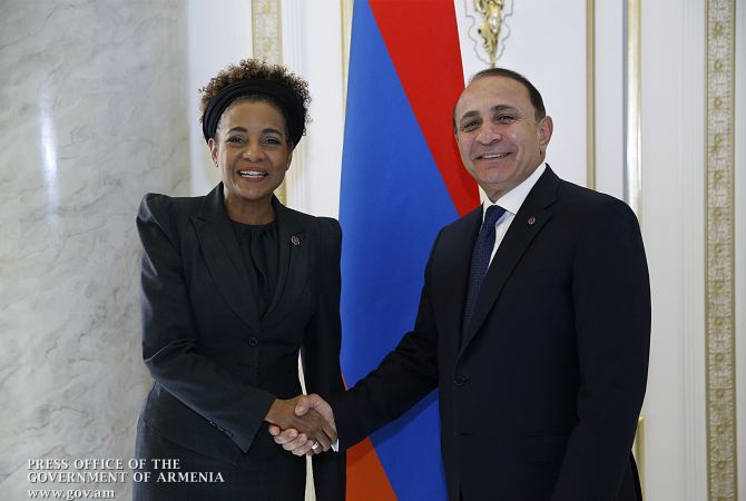 Армения придает важность продолжительному развитию со странами-членами большой 
франкофонной семьи: премьер-министр