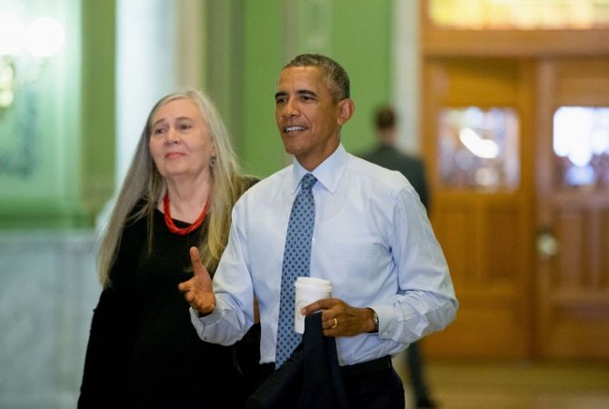 Obama interviews Pulitzer Prize-winning author Marilynne Robinson