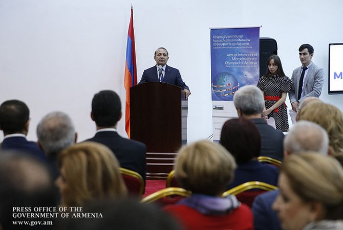 Премьер-министр Армении принял участие в церемонии награждения победителей 10-й 
международной олимпиады по микроэлектронике