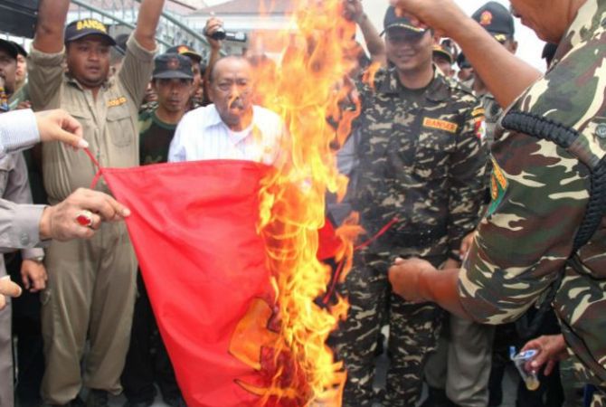  Власти Индонезии не хотят обсуждений массовых убийств коммунистов 