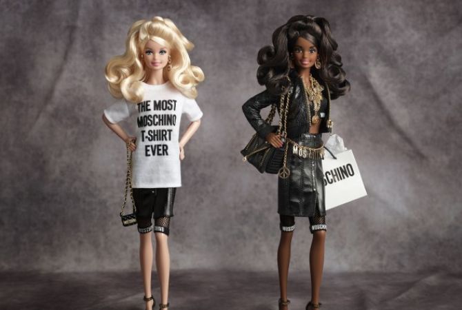  Moschino наденет на женщин кукольные вещи 