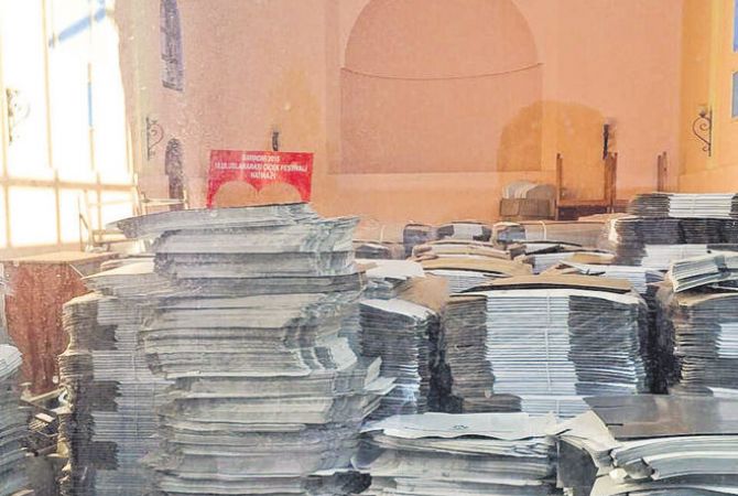 В Турции отреставрированная армянская церковь используется под склад бумаги