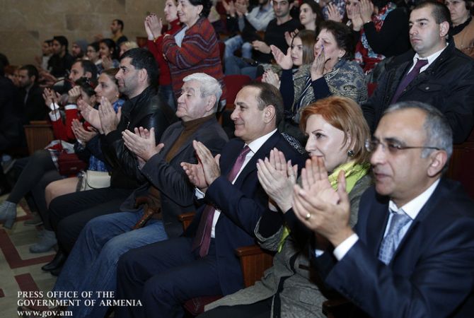 Премьер-министр Армении присутствовал на премьере постановки, посвященной 100-
летию Геноцида армян