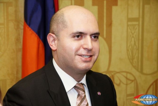 Министр образования и науки Армении Армен Ашотян награжден французским Орденом 
Академических пальм