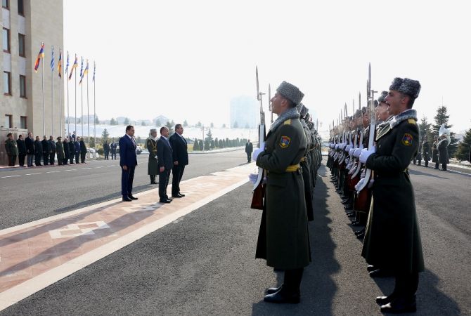 Armenian and Greek Defense Ministers agree upon continuing cooperation in spheres of mutual 
interest