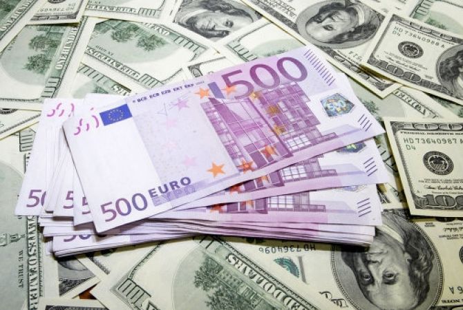 Dollar drops and Euro rises in Armenia
