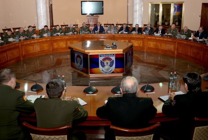  Министр обороны Армении высоко оценил материально-техническое обеспечение ВС 
страны 