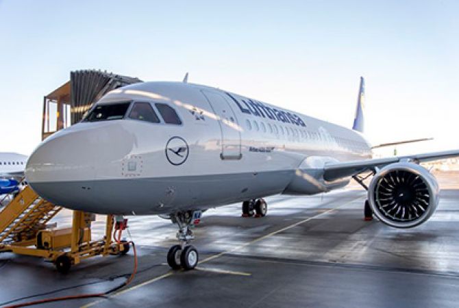 Lufthansa takes possession of the first Airbus A320neo in the world
